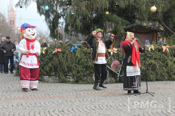 У Мукачеві урочисто відкрили фестиваль "Червене вино – 2016" – 16