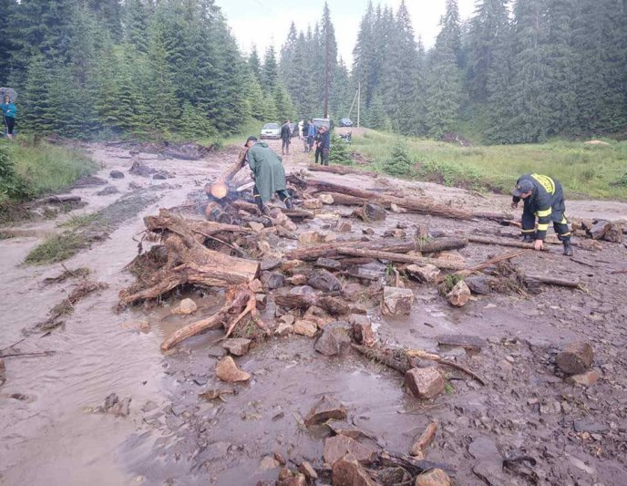 Рятувальники показали наслідки сильної зливи на Хустщині – 03