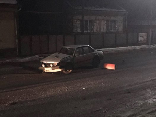 У Хусті лоб в лоб зіткнулись дві іномарки – 01