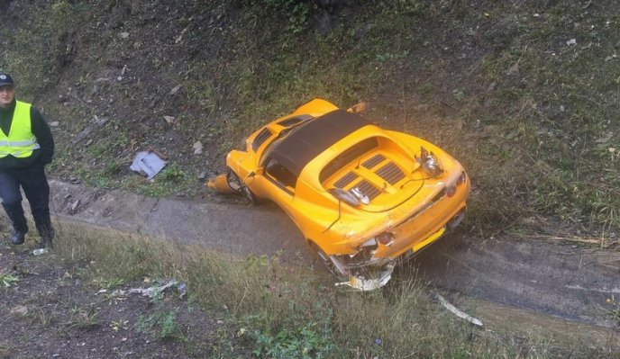 Біля Нижніх Воріт спорткар потрапив у ДТП – 02 Біля Нижніх Воріт спорткар потрапив у ДТП – 02