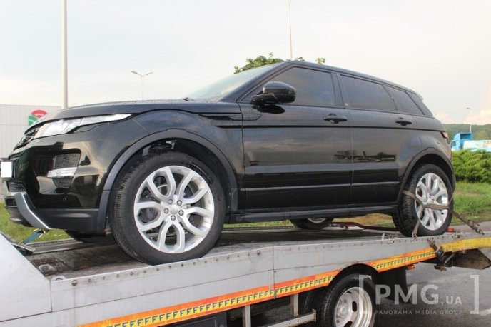 У Мукачеві затримали вкрадене елітне авто, яке має відношення до нардепа від Закарпаття – 03