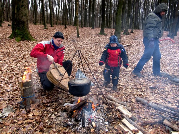 У лісі на виїзді з Мукачева влаштували новорічну зустріч у кельтському стилі – 08