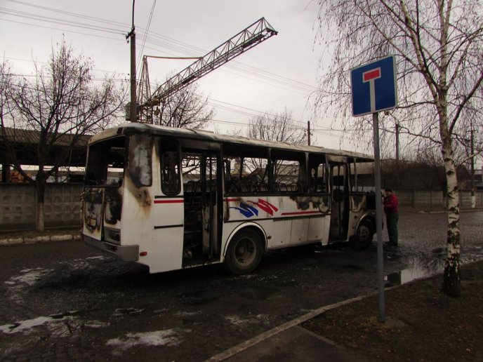 У Мукачеві горів автобус, заповнений пасажирами, – соцмережі – 02