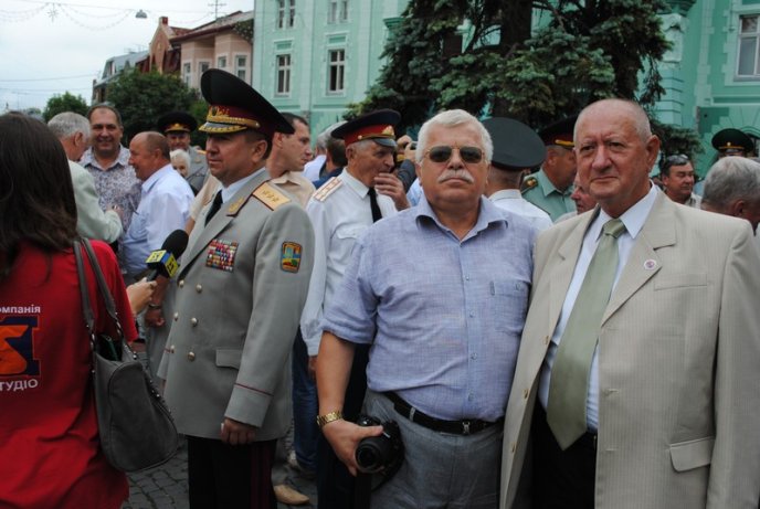 Центр Мукачева "захопили" військові (ФОТОРЕПОРТАЖ)  – 10 Центр Мукачева "захопили" військові (ФОТОРЕПОРТАЖ)  – 10