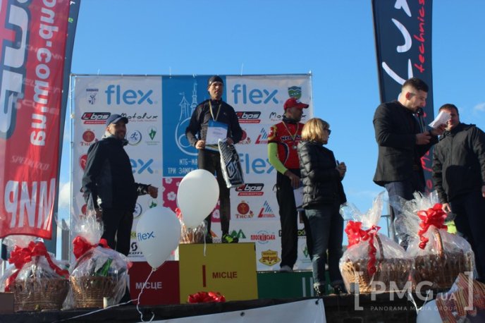 У парку "Перемога" у Мукачеві нагородили учасників МТБ-марафону "Три замки Закарпаття" – 16