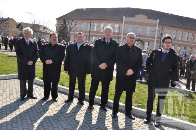 У день 200-річчя від дня народження Тараса Шевченка, мукачівці вшановували його пам’ять (ФОТО) – 27