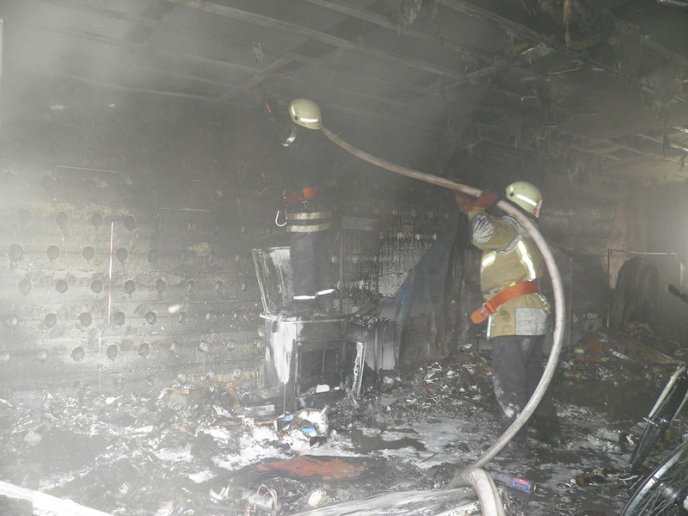 На території одного з ужгородських ринків згорів магазин електротоварів – 03 На території одного з ужгородських ринків згорів магазин електротоварів – 03