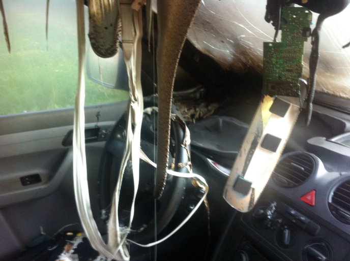 У Берегові підпалили автомобіль прикордонника – 03