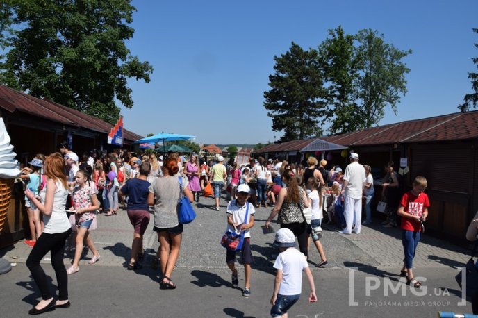 У парку "Перемоги" в Мукачеві влаштували свято для дітей – 14