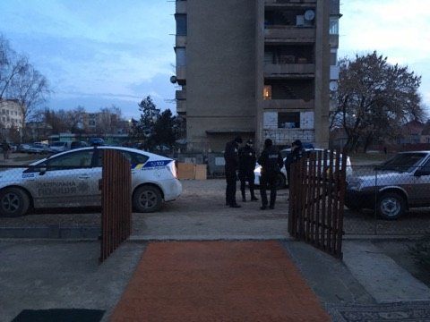 Невідомі проникли у храм і скоїли злочин – 06