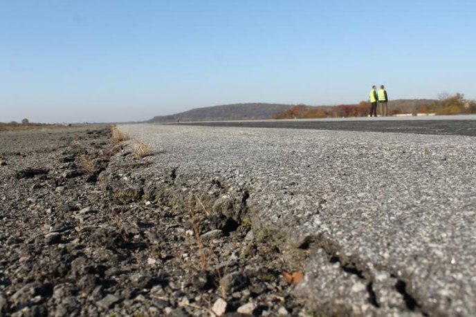 На покращення злітної смуги аеропорту "Ужгород" виділили 80 тисяч гривень – 05