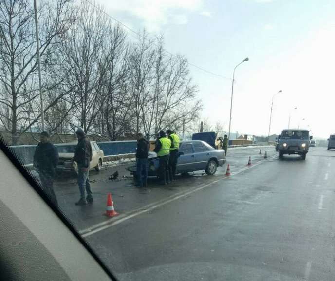 Аварія у Мукачеві: на мосту зіткнулося кілька машин – 09