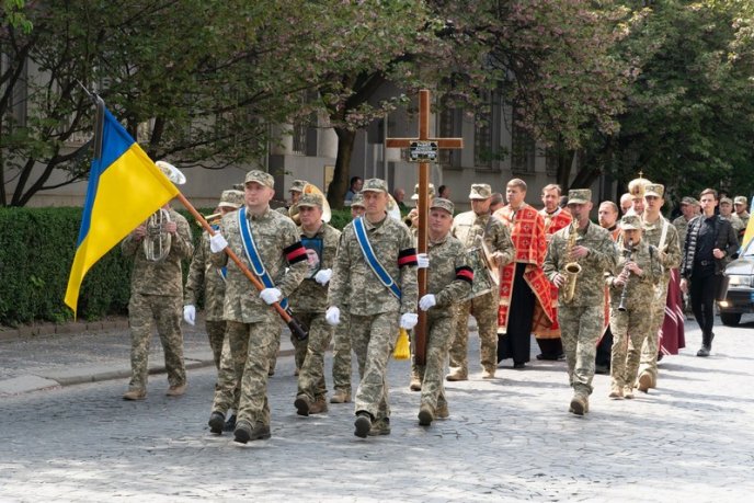 Поховали молодого закарпатця, який загинув у бою біля Бахмуту – 12