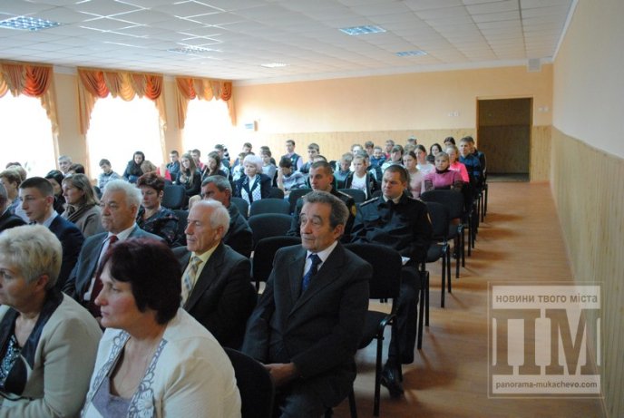 У Залужанську ЗОШ навідався один із кращих її випускників, генерал внутрішньої служби України Василь Дурдинець (ФОТО) – 13 У Залужанську ЗОШ навідався один із кращих її випускників, генерал внутрішньої служби України Василь Дурдинець (ФОТО) – 13