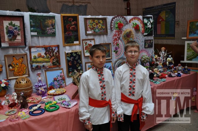 У Мукачеві відбулася святкова шоу-програма "Дитинство в сонячних долонях" (ФОТОРЕПОРТАЖ) – 01