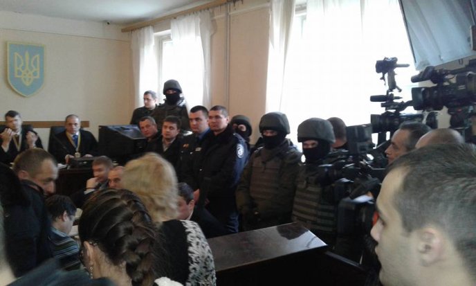 Зал переповнений, суд розпочався... Першим розглядають апеляцію бійця із позивним "Цвік" – 01