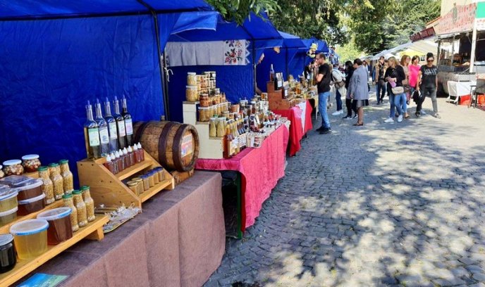 День Ужгорода: у центрі міста працює гастрономічний квартал – 01