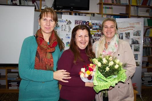 У Закарпатській бібліотеці презентували книгу Наталі Братасюк "Скляна куля" – 08