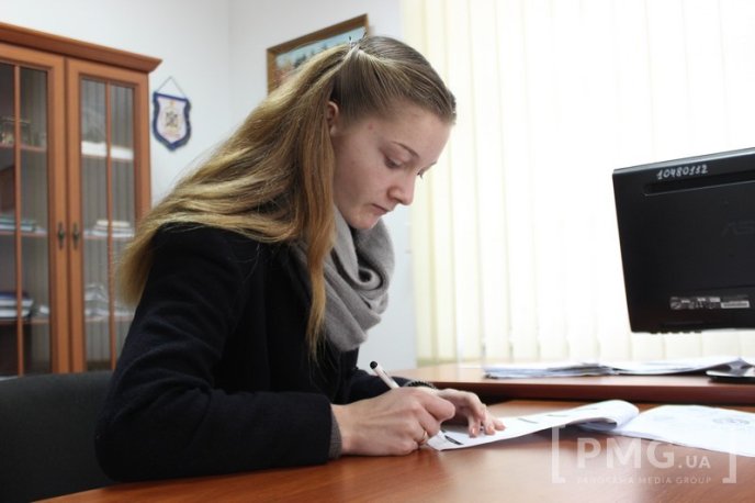 Першим сімом 16-річним мукачівцям вручили нові ID-картки – 03 Першим сімом 16-річним мукачівцям вручили нові ID-картки – 03