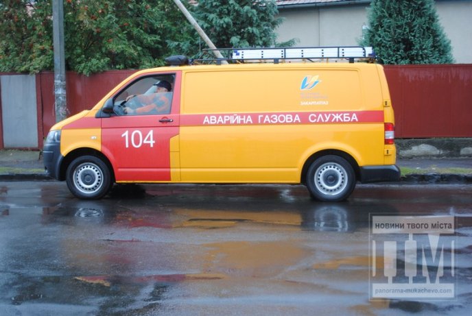 Аварійні роботи на Червоноармійській заблокували рух транспорту майже на півміста (ФОТОРЕПОРТАЖ) – 07