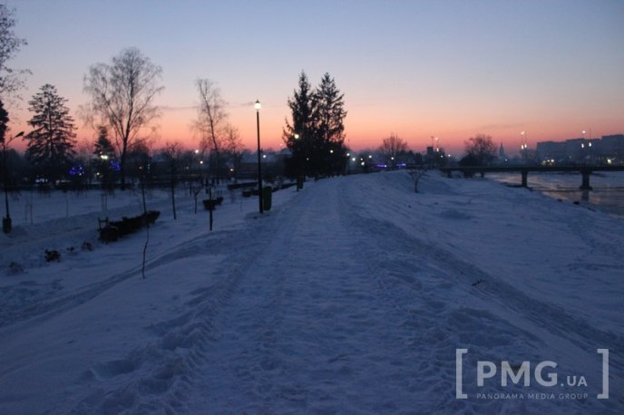 Слизькі дороги або безкоштовний атракціон фестивалю “Червене вино” – 24 Слизькі дороги або безкоштовний атракціон фестивалю “Червене вино” – 24