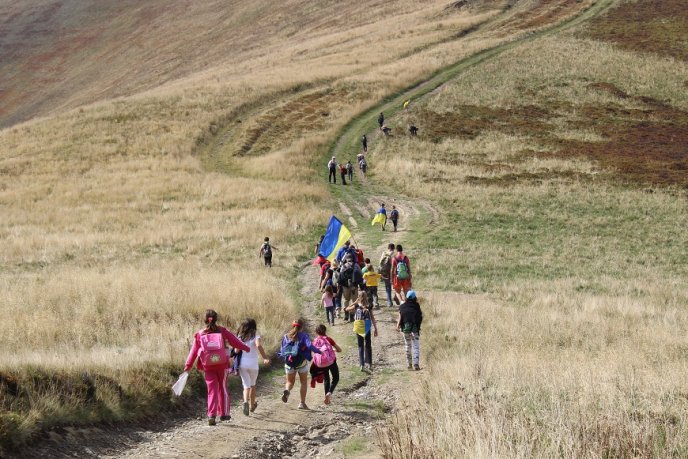 Вихованці мукачівського клубу "Товариш" освоюють найрізноманітніші туристичні маршрути Закарпаттям (ФОТО) – 02