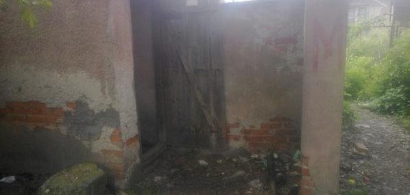 Мережу шокували фотографії жахливих вбиралень Тячівської районної лікарні – 01