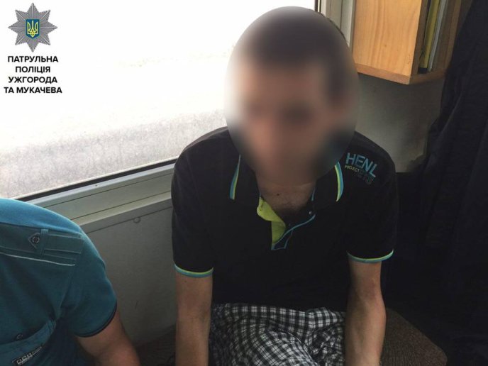 У Нижніх Воротах патрульні затримали дует крадіїв-втікачів – 03