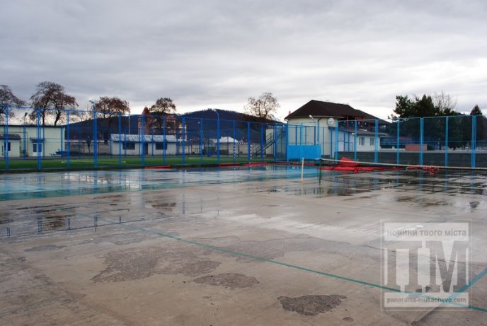 Вслід за Ужгородом льодову ковзанку відкриють і в Мукачеві (ФОТОФАКТ) – 01