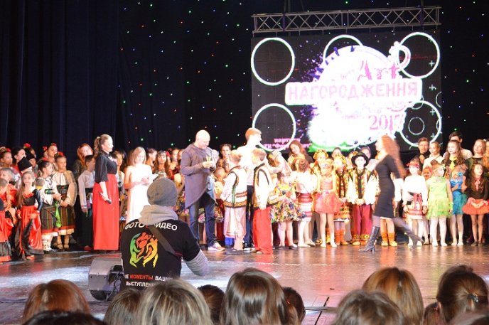 Танцювальні колективи Рахівського РБДЮТ – переможці  "Art Dance 2017" – 06 Танцювальні колективи Рахівського РБДЮТ – переможці  "Art Dance 2017" – 06