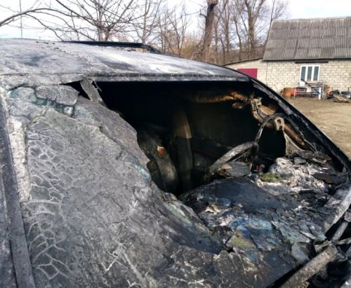 У Нижній Апші горів позашляховик "Toyota Land Cruiser" – 03 У Нижній Апші горів позашляховик "Toyota Land Cruiser" – 03