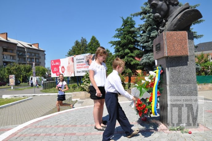У Мукачеві відбулася панахида, приурочена річниці перепоховання Тараса Шевченка (ФОТО) – 30