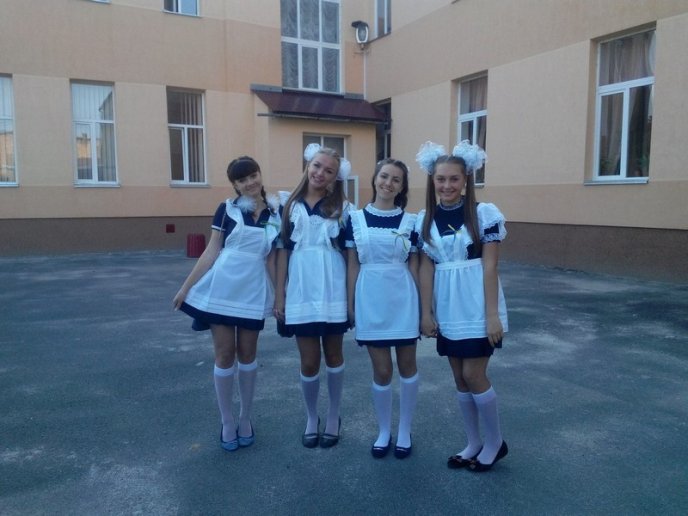 Шкільний фотоальбом: як учні Мукачева 1 Вересня відзначали (ФОТОРЕПОРТАЖ) – 15