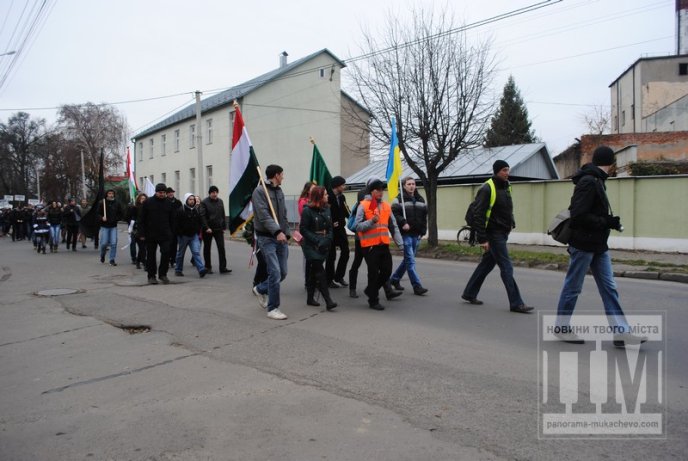 Закарпатські угорці вшанували жертв сталінських репресій поминальною ходою (ФОТО) – 12