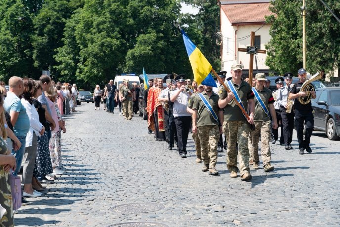Залишилися мама, дружина, сестра: Закарпаття втратило ще одного Героя – 03
