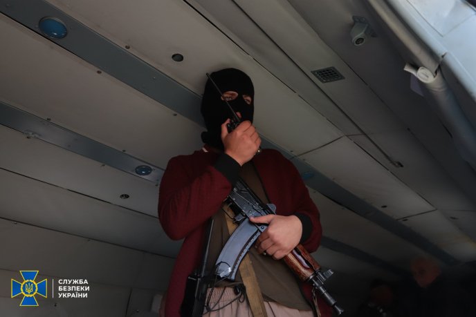 «Терористи» захопили заручників: в області провели антитерористичні навчання – 02 «Терористи» захопили заручників: в області провели антитерористичні навчання – 02