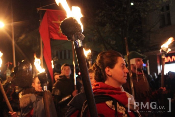 Яскраве святкування Дня святого Мартина у Мукачеві: парад ліхтариків, лицарські бої та вогняне шоу – 19 Яскраве святкування Дня святого Мартина у Мукачеві: парад ліхтариків, лицарські бої та вогняне шоу – 19