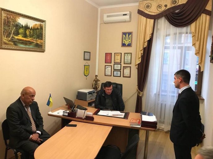 Після візиту Юрія Луценка у Тячівську прокуратуру на місцевого прокурора завели справу  – 03