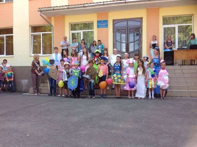 У одному з літніх шкільних таборів Мукачева відбулось свято щасливого дитинства – 03