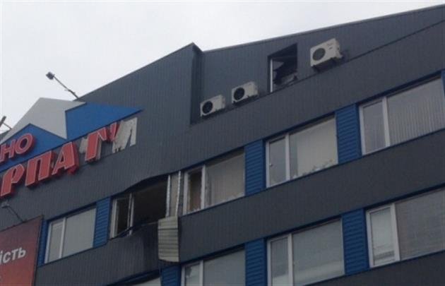 З’явились фото із місця нічної стрілянини у Мукачеві – 04