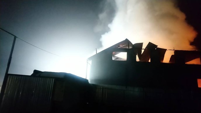 На Закарпатті згорів двоповерховий меблевий магазин, – соцмережі – 04 На Закарпатті згорів двоповерховий меблевий магазин, – соцмережі – 04