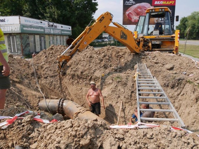В Ужгороді роботи із заміни водогону проводитимуться і вночі – 03