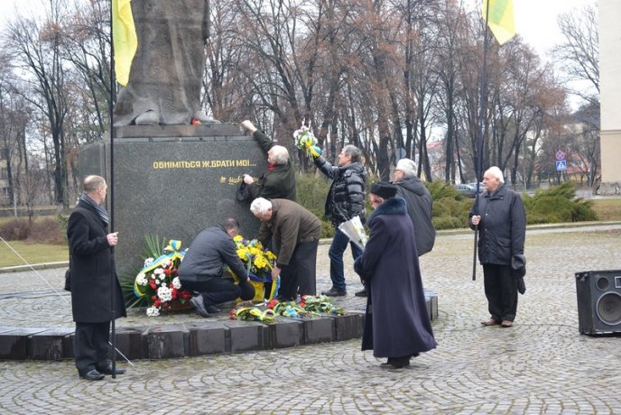 В Ужгороді вшанували пам’ять Тараса Шевченка (ФОТО) – 12