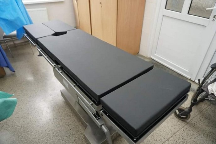 Для Мукачівської ЦРЛ придбали сучасний операційний стіл – 01