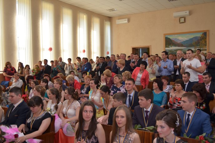 Найкращі випускники Мукачівщини отримали медалі з рук керівників району (ФОТО) – 05