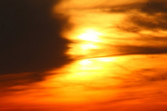 Червоне небо над Мукачевом вразило своєю красою – 13