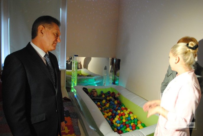 Олександр Ледида відвідав у Мукачеві Обласний центр соціально-психологічної реабілітації дітей та молоді з функціональними обмеженнями (ФОТО) – 11