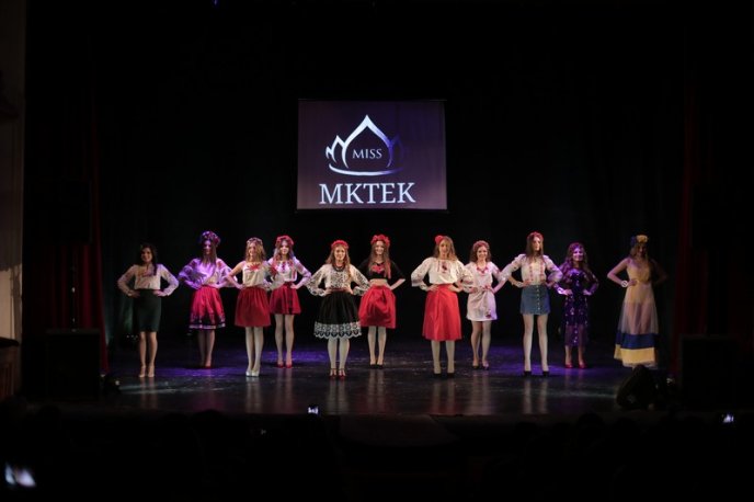 У Мукачеві визначили володарку титулу конкурсу краси "Міс МКТЕК 2018" – 03