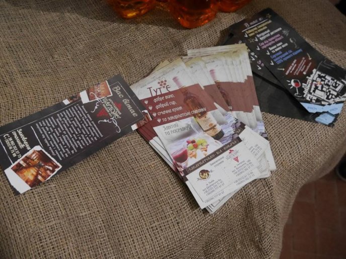 Гості фестивалю «Закарпатському Божоле» дегустують вина у підвалах «Совиного гнізда» – 08