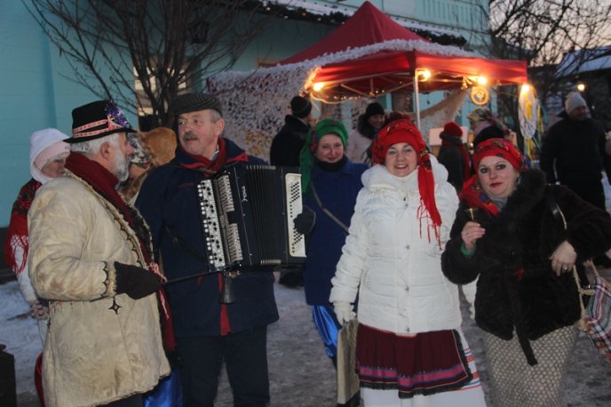Різдво по-ужгородськи: як жителі обласного центру колядували – 03